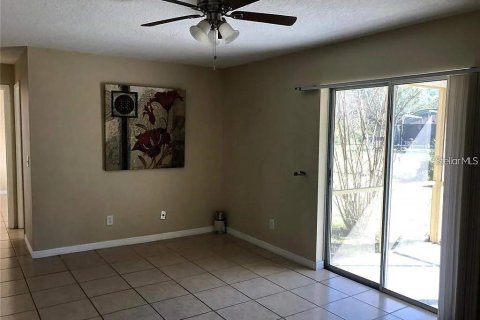 Villa ou maison à louer à Kissimmee, Floride: 3 chambres, 107.02 m2 № 2095392 - photo 7