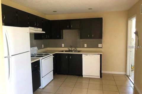 Villa ou maison à louer à Kissimmee, Floride: 3 chambres, 107.02 m2 № 2095392 - photo 2