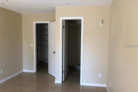 Villa ou maison à louer à Kissimmee, Floride: 3 chambres, 107.02 m2 № 2095392 - photo 3