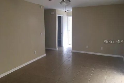 Villa ou maison à louer à Kissimmee, Floride: 3 chambres, 107.02 m2 № 2095392 - photo 6