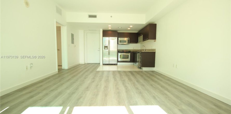 Condo in Miami, Florida, 1 bedroom  № 2033229