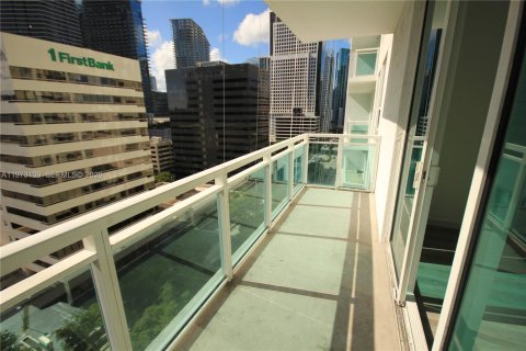 Condo in Miami, Florida, 1 bedroom  № 2033229 - photo 5