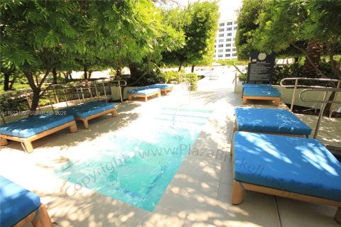 Condo in Miami, Florida, 1 bedroom  № 2033229 - photo 23