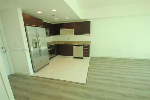 Condo in Miami, Florida, 1 bedroom  № 2033229 - photo 4