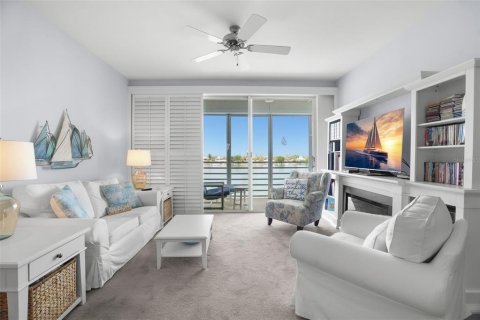 Condo in South Pasadena, Florida, 2 bedrooms  № 2158030 - photo 7