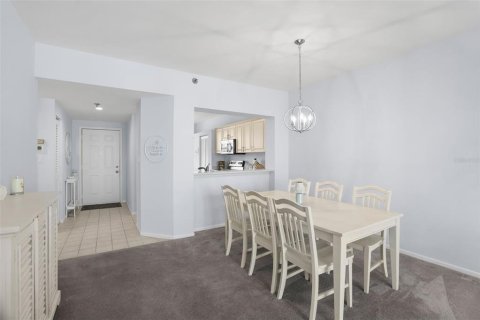 Condo in South Pasadena, Florida, 2 bedrooms  № 2158030 - photo 14