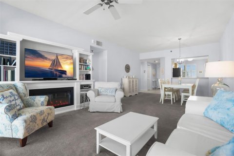 Condo in South Pasadena, Florida, 2 bedrooms  № 2158030 - photo 12