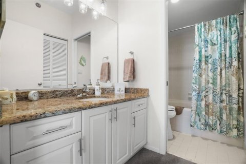 Condo in South Pasadena, Florida, 2 bedrooms  № 2158030 - photo 24