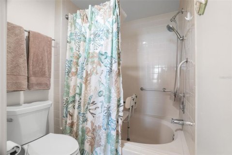 Condo in South Pasadena, Florida, 2 bedrooms  № 2158030 - photo 25
