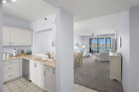 Condo in South Pasadena, Florida, 2 bedrooms  № 2158030 - photo 15