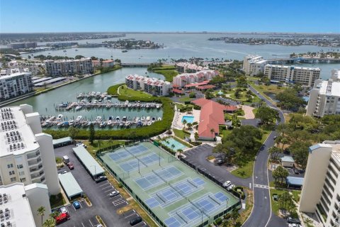 Condo in South Pasadena, Florida, 2 bedrooms  № 2158030 - photo 30