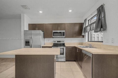 Touwnhouse à vendre à Homestead, Floride: 3 chambres, 123.37 m2 № 2018013 - photo 10