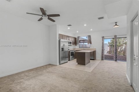 Touwnhouse à vendre à Homestead, Floride: 3 chambres, 123.37 m2 № 2018013 - photo 7