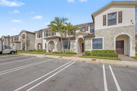 Touwnhouse à vendre à Homestead, Floride: 3 chambres, 123.37 m2 № 2018013 - photo 4