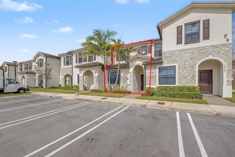 Touwnhouse à vendre à Homestead, Floride: 3 chambres, 123.37 m2 № 2018013 - photo 3