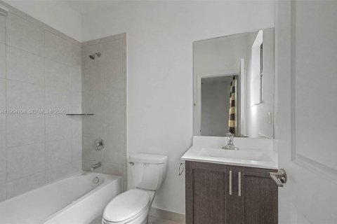 Touwnhouse à vendre à Homestead, Floride: 3 chambres, 123.37 m2 № 2018013 - photo 15