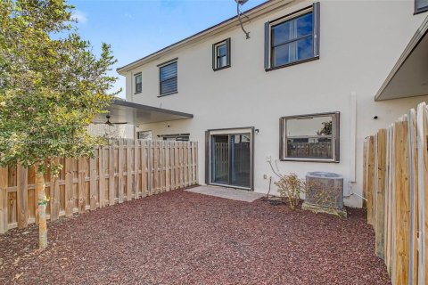 Touwnhouse à vendre à Homestead, Floride: 3 chambres, 123.37 m2 № 2018013 - photo 24