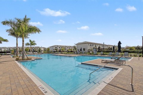 Touwnhouse à vendre à Homestead, Floride: 3 chambres, 123.37 m2 № 2018013 - photo 30