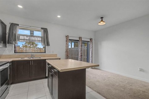Touwnhouse à vendre à Homestead, Floride: 3 chambres, 123.37 m2 № 2018013 - photo 9