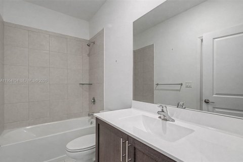 Touwnhouse à vendre à Homestead, Floride: 3 chambres, 123.37 m2 № 2018013 - photo 21