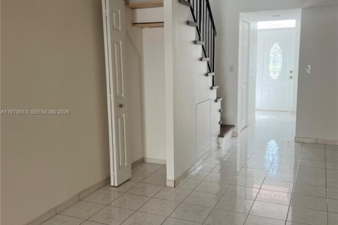 Touwnhouse à louer à Hialeah, Floride: 2 chambres, 84.36 m2 № 2044517 - photo 5