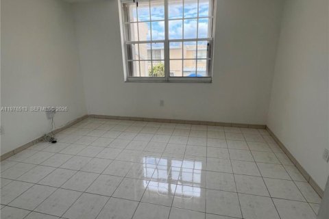Touwnhouse à louer à Hialeah, Floride: 2 chambres, 84.36 m2 № 2044517 - photo 19