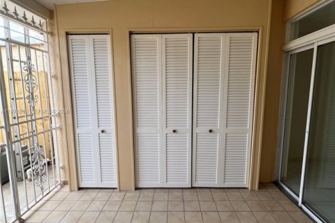 Touwnhouse à louer à Hialeah, Floride: 2 chambres, 84.36 m2 № 2044517 - photo 20
