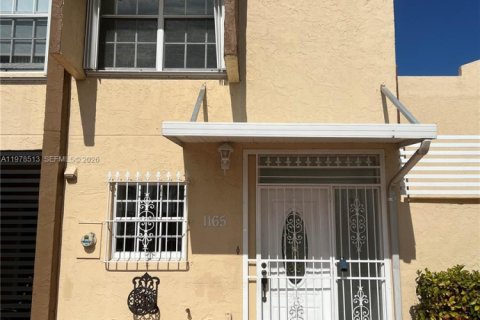 Touwnhouse à Hialeah, Floride 2 chambres, 84.36 m2 № 2044517