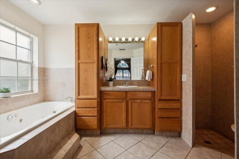 Villa ou maison à vendre à Sunrise, Floride: 4 chambres, 193.14 m2 № 1949753 - photo 11