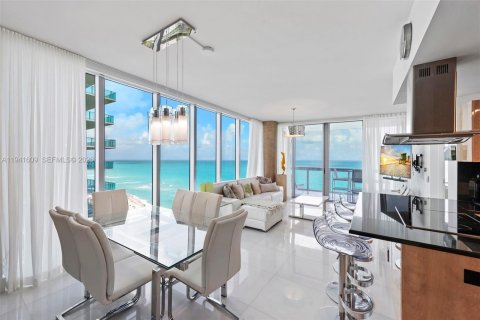 Copropriété à vendre à Miami Beach, Floride: 2 chambres, 119.84 m2 № 1998694 - photo 8