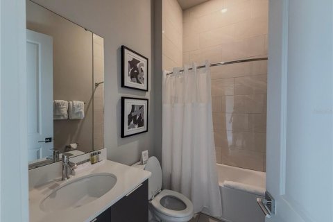 Снять в аренду кондоминиум в Фор-Корнерс, Флорида 7 комнат, 244.33м2, № 2097319 - фото 13