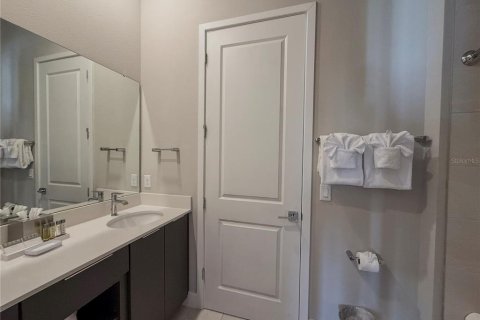 Снять в аренду кондоминиум в Фор-Корнерс, Флорида 7 комнат, 244.33м2, № 2097319 - фото 9