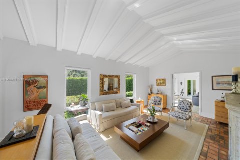 House in Miami, Florida 4 bedrooms, 270.53 sq.m. № 1954950 - photo 4