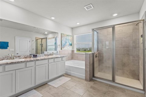 House in Bradenton, Florida 4 bedrooms, 256.04 sq.m. № 2217210 - photo 25