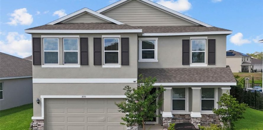 House in Bradenton, Florida 4 bedrooms, 256.04 sq.m. № 2217210