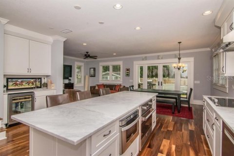 Villa ou maison à vendre à Tampa, Floride: 3 chambres, 210.42 m2 № 2416867 - photo 10