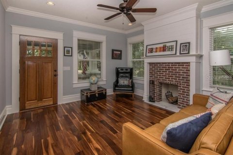Villa ou maison à vendre à Tampa, Floride: 3 chambres, 210.42 m2 № 2416867 - photo 3