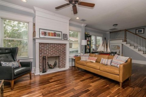 Villa ou maison à vendre à Tampa, Floride: 3 chambres, 210.42 m2 № 2416867 - photo 2
