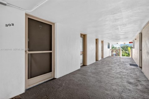 Купить кондоминиум в Майами, Флорида 1 спальня, 82.03м2, № 2025006 - фото 25