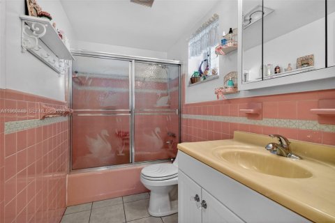 Купить кондоминиум в Майами, Флорида 1 спальня, 82.03м2, № 2025006 - фото 21