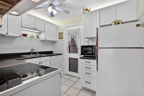 Купить кондоминиум в Майами, Флорида 1 спальня, 82.03м2, № 2025006 - фото 11