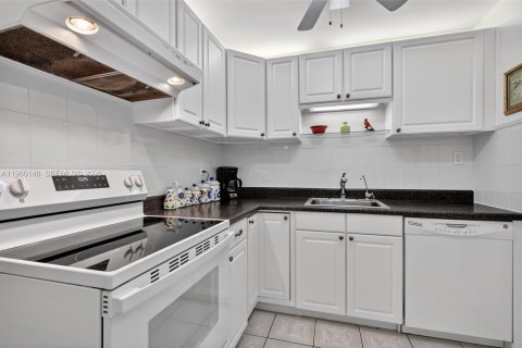 Купить кондоминиум в Майами, Флорида 1 спальня, 82.03м2, № 2025006 - фото 13