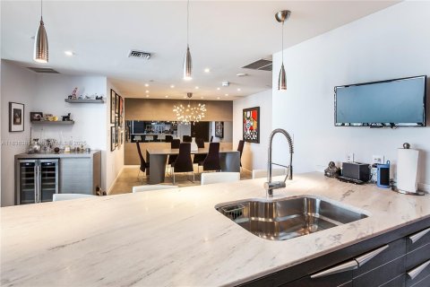 Copropriété à louer à Miami, Floride: 2 chambres, 139.35 m2 № 1821549 - photo 12
