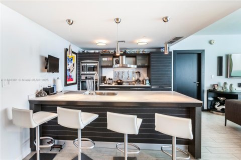 Copropriété à louer à Miami, Floride: 2 chambres, 139.35 m2 № 1821549 - photo 10