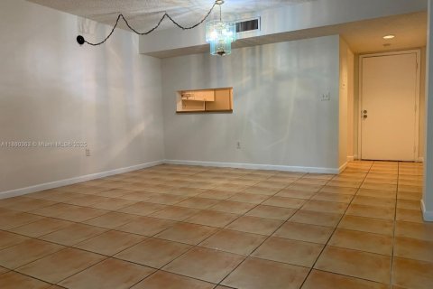 Copropriété à louer à Miami, Floride: 2 chambres, 89.65 m2 № 2042210 - photo 2