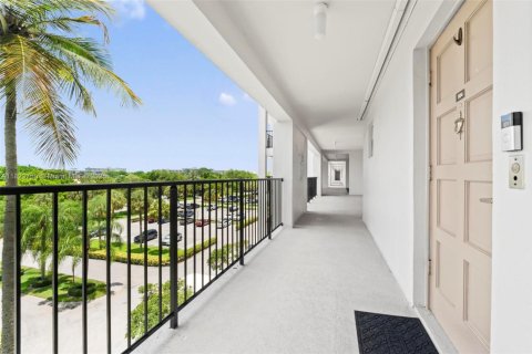 Copropriété à vendre à Pompano Beach, Floride: 1 chambre, 83.61 m2 № 1978255 - photo 3