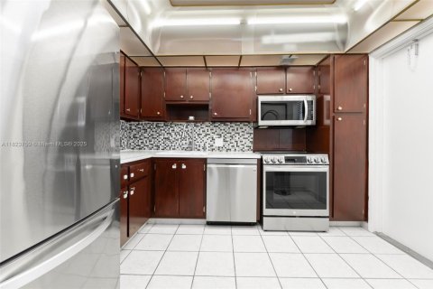 Copropriété à vendre à Pompano Beach, Floride: 1 chambre, 83.61 m2 № 1978255 - photo 6