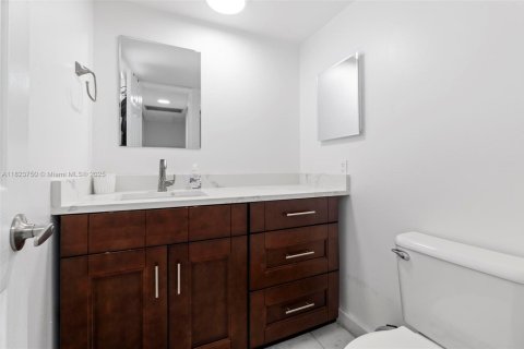 Copropriété à vendre à Pompano Beach, Floride: 1 chambre, 83.61 m2 № 1978255 - photo 9