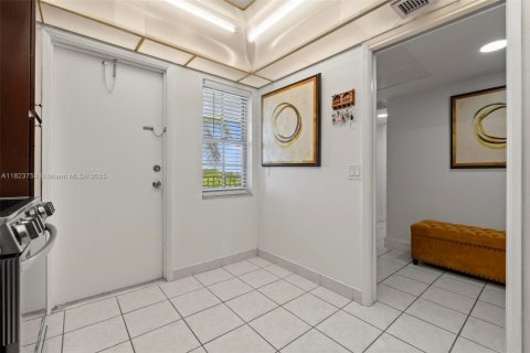 Copropriété à vendre à Pompano Beach, Floride: 1 chambre, 83.61 m2 № 1978255 - photo 8