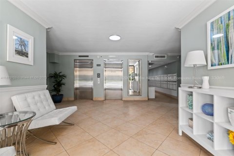 Copropriété à vendre à Pompano Beach, Floride: 1 chambre, 83.61 m2 № 1978255 - photo 2